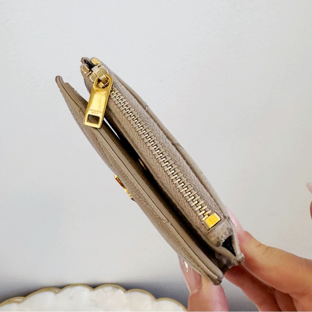 SAINT LAURENT CASSANDRE MATELASSÉ BI-FOLD WALLET Dark Beige - Picture 5 of 15